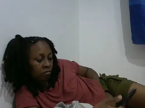 Snapshot of yolanda2 chatting on 07-22-26, 08:11 yolanda2 online show from 07-22-26, 08:11