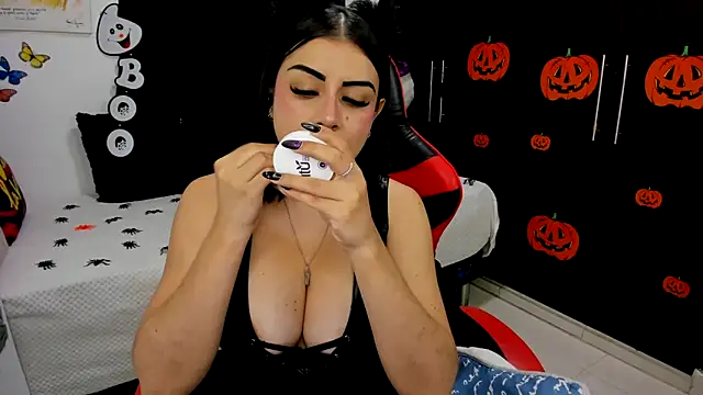 lucy007  online show from 10-31-25, 02:23