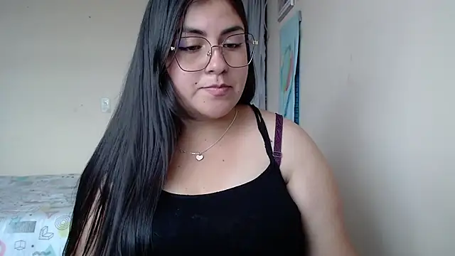 Alejaa 33 online show from 07-15-26, 06:57