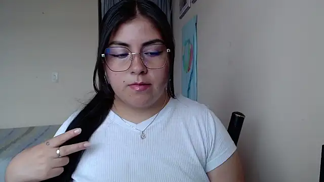 Alejaa 33 online show from 07-18-26, 10:13