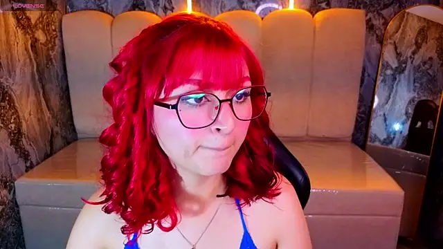 Snapshot of Queen_Red_v chatting on 07-23-26, 08:07 Queen Red v online show from 07-23-26, 08:07