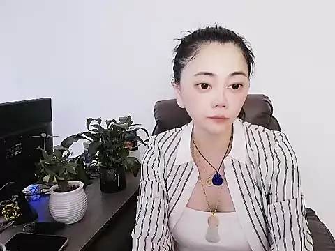 yoyolala26 online show from 07-26-26, 06:21