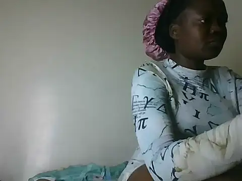 Snapshot of Prettyely chatting on 07-25-26, 02:09 Prettyely online show from 07-25-26, 02:09