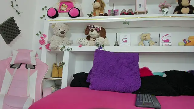 lucia temptation online show from 07-15-26, 06:24
