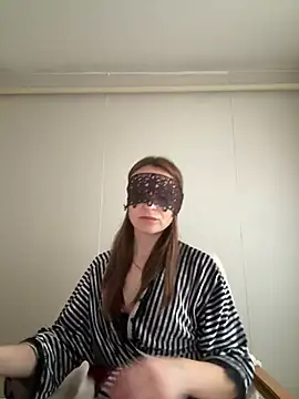 Snapshot of Lona-lov chatting on 07-22-26, 04:32 Lona-lov online show from 07-22-26, 04:32