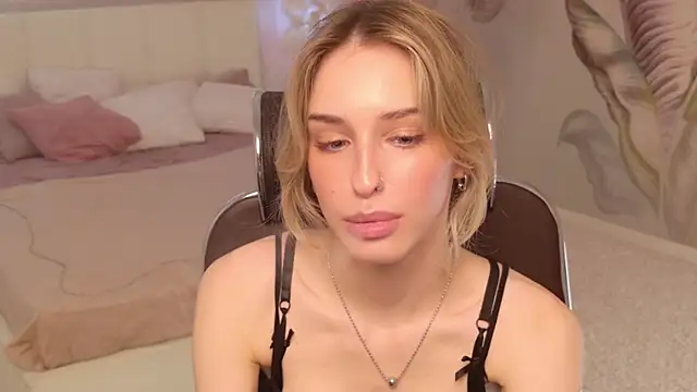 Eva Mitchell online show from 07-19-26, 01:04