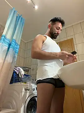 Snapshot of FKK_Boy_Life chatting on 07-30-26, 05:45 FKK Boy Life online show from 07-30-26, 05:45