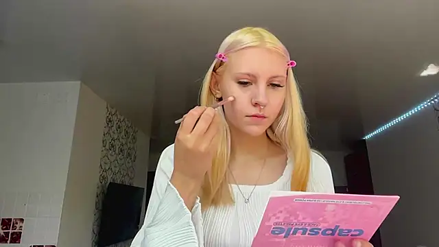 LanaLivee online show from 07-15-26, 10:09