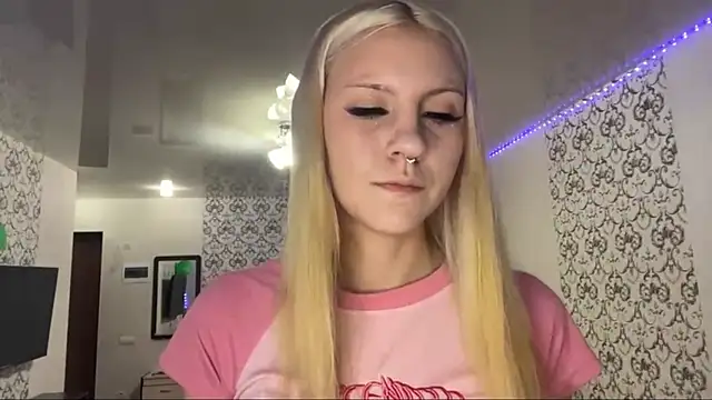LanaLivee online show from 07-23-26, 05:11