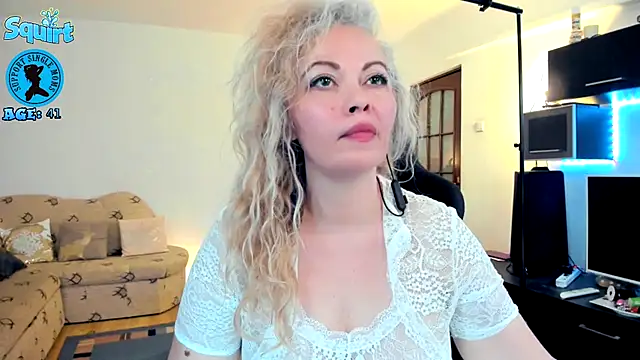 WhitneyLynn online show from 09-13-25, 08:52