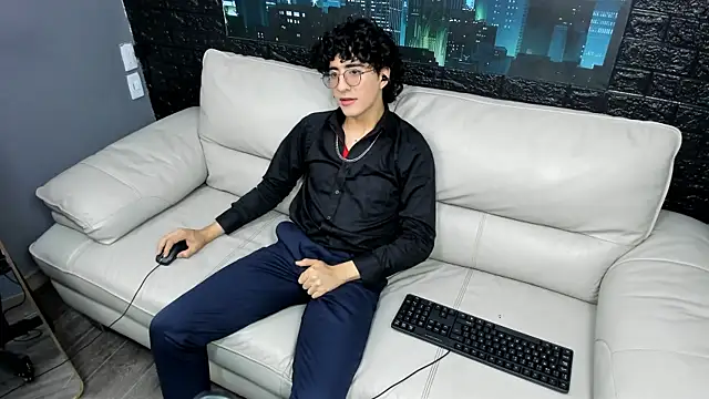 Snapshot of ElliotNoir chatting on 07-15-26, 06:35 ElliotNoir online show from 07-15-26, 06:35