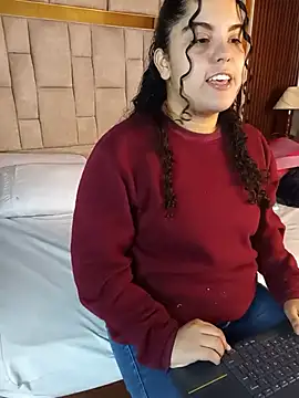 NicolleOverton online show from 07-29-26, 12:36