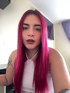 Snapshot of Soffi_hoot chatting on 07-24-26, 07:23 Soffi hoot online show from 07-24-26, 07:23