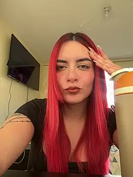 Snapshot of Soffi_hoot chatting on 07-28-26, 10:31 Soffi hoot online show from 07-28-26, 10:31