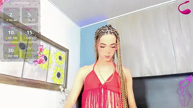 Snapshot of Monserrat_x chatting on 07-23-26, 03:26 Monserrat x online show from 07-23-26, 03:26
