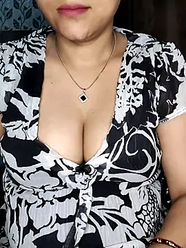 Snapshot of Your-Shalu chatting on 07-27-26, 04:30 Your-Shalu online show from 07-27-26, 04:30