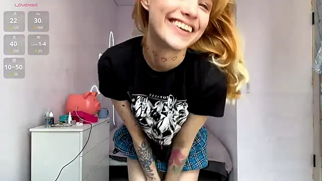 Snapshot of Lili_pup chatting on 07-17-26, 09:27 Lili pup online show from 07-17-26, 09:27