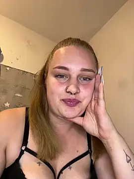Snapshot of Laylaa_Rose chatting on 07-28-26, 11:04 Laylaa Rose online show from 07-28-26, 11:04