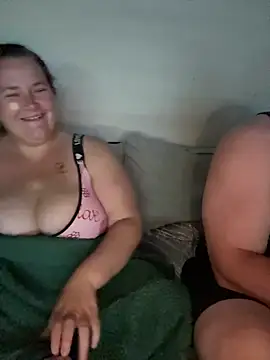 Snapshot of CurvyScarlett69xx chatting on 08-01-26, 11:36 CurvyScarlett69xx online show from 08-01-26, 11:36