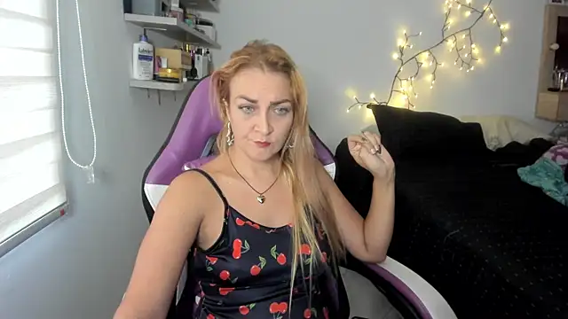 Snapshot of adri_smoke chatting on 07-27-26, 01:07 adri smoke online show from 07-27-26, 01:07
