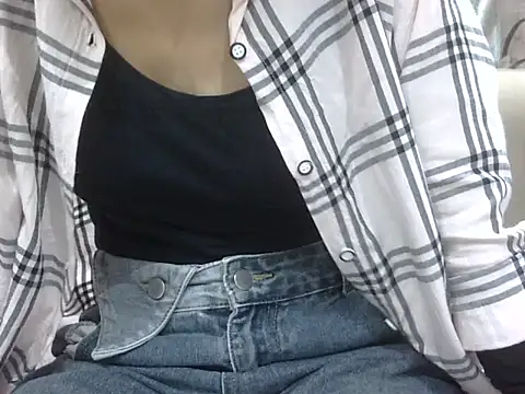 Snapshot of darling_bachha chatting on 07-23-26, 02:15 darling bachha online show from 07-23-26, 02:15