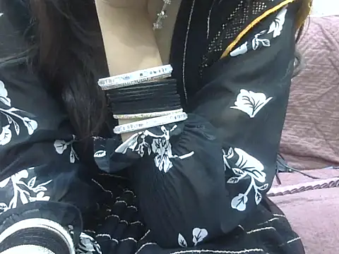Snapshot of darling_bachha chatting on 07-28-26, 01:54 darling bachha online show from 07-28-26, 01:54
