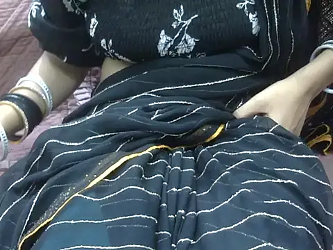 Snapshot of darling_bachha chatting on 07-28-26, 06:20 darling bachha online show from 07-28-26, 06:20