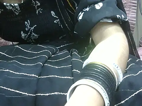 Snapshot of darling_bachha chatting on 07-28-26, 07:39 darling bachha online show from 07-28-26, 07:39