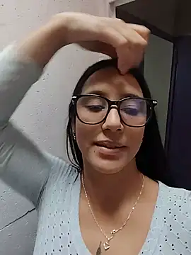 Snapshot of milarous chatting on 07-17-26, 08:57 milarous online show from 07-17-26, 08:57