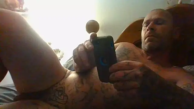 Snapshot of Tainted1980 chatting on 08-05-26, 12:57 Tainted1980 online show from 08-05-26, 12:57