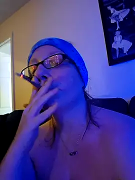 Snapshot of XxMs_StarzxX chatting on 09-17-25, 03:19 XxMs StarzxX online show from 09-17-25, 03:19