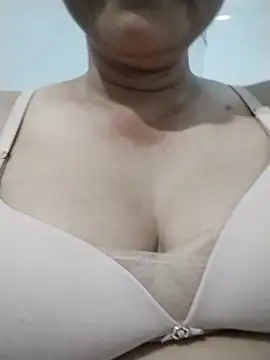 Snapshot of -Titihan- chatting on 07-16-26, 10:05 -Titihan- online show from 07-16-26, 10:05