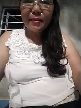 Snapshot of -Titihan- chatting on 07-19-26, 04:22 -Titihan- online show from 07-19-26, 04:22
