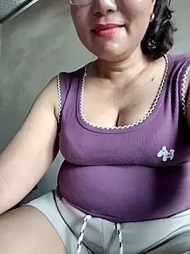 Snapshot of -Titihan- chatting on 07-27-26, 07:37 -Titihan- online show from 07-27-26, 07:37