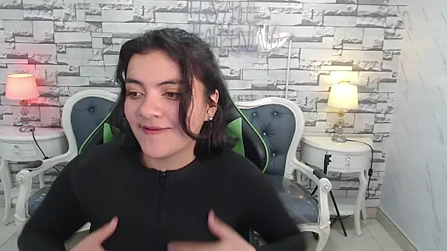 Snapshot of amalia_a chatting on 07-28-26, 01:32 amalia a online show from 07-28-26, 01:32