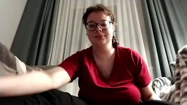 Snapshot of MulaVixen chatting on 07-20-26, 06:43 MulaVixen online show from 07-20-26, 06:43