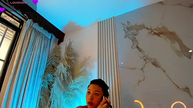 AriadnaLoren  online show from 07-27-26, 08:05