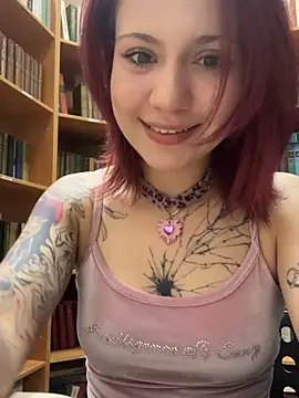 Snapshot of Lilly__Kiss chatting on 07-28-26, 11:28 Lilly Kiss online show from 07-28-26, 11:28