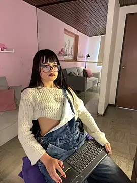 Snapshot of Saphira_Pink chatting on 07-23-26, 07:12 Saphira Pink online show from 07-23-26, 07:12