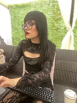 Snapshot of Saphira_Pink chatting on 07-24-26, 06:06 Saphira Pink online show from 07-24-26, 06:06