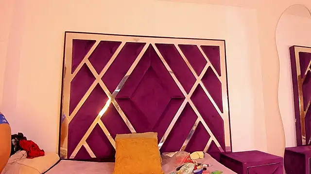 Snapshot of gigii79 chatting on 07-27-26, 08:49 gigii79 online show from 07-27-26, 08:49