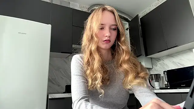 Snapshot of LuiseFurbeck chatting on 07-20-26, 10:39 LuiseFurbeck online show from 07-20-26, 10:39