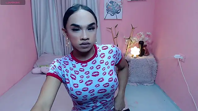 VivienneLuxe online show from 07-26-26, 07:26