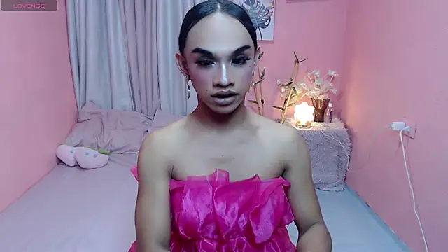 VivienneLuxe online show from 07-27-26, 04:19
