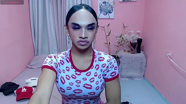 VivienneLuxe online show from 07-29-26, 05:05