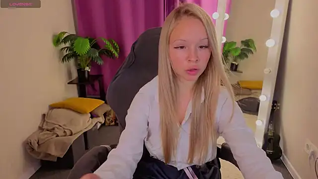Milana r0se online show from 07-26-26, 09:16