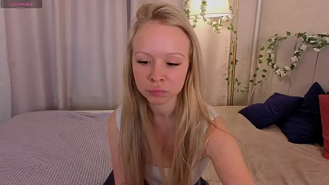 Milana r0se online show from 07-28-26, 02:13