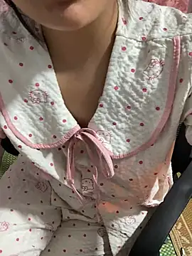 Ngoc xinh online show from 07-18-26, 05:39