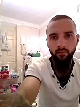 Snapshot of Cosmin78lov chatting on 07-25-26, 10:57 Cosmin78lov online show from 07-25-26, 10:57