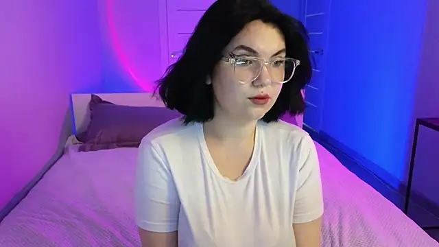 BellaGotze online show from 07-27-26, 06:20